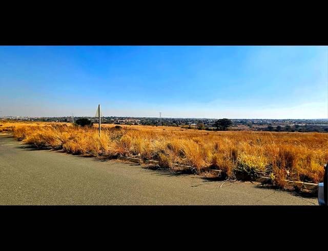49,160M² VACANT LAND FOR SALE IN RASLOUW